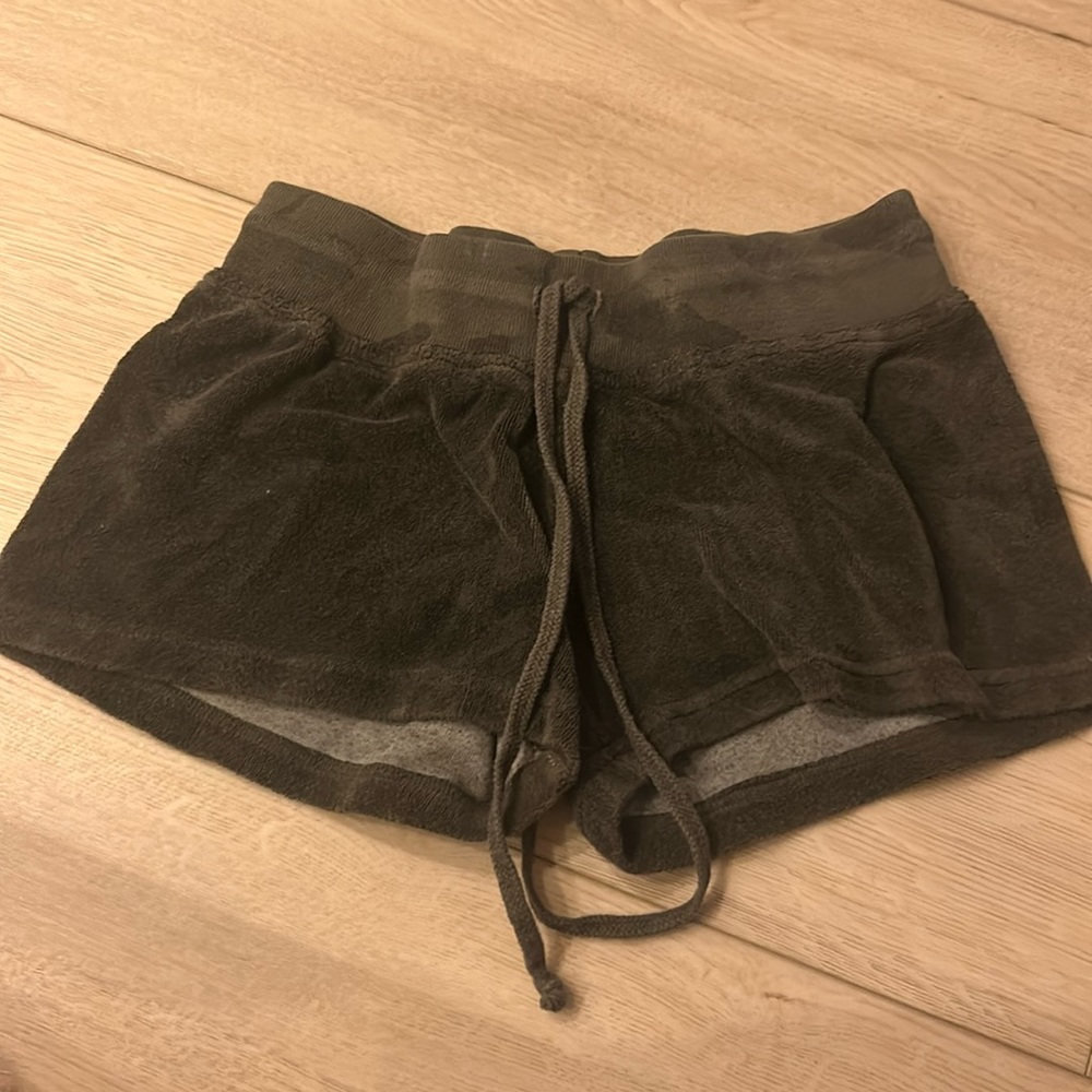 camo hardtail towel shorts